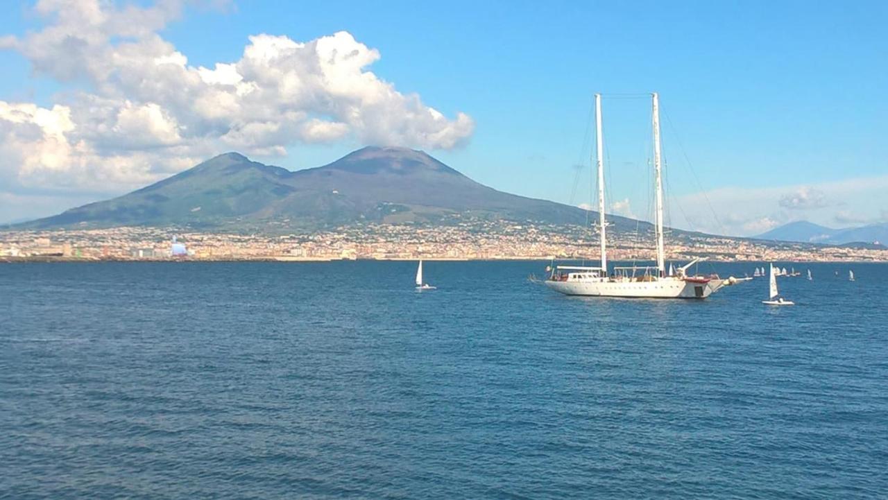 Bed and breakfast Napoli Storia E Mare Extérieur photo